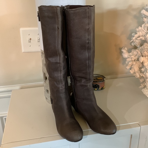 Jessica Simpson - Picture 2 of 5